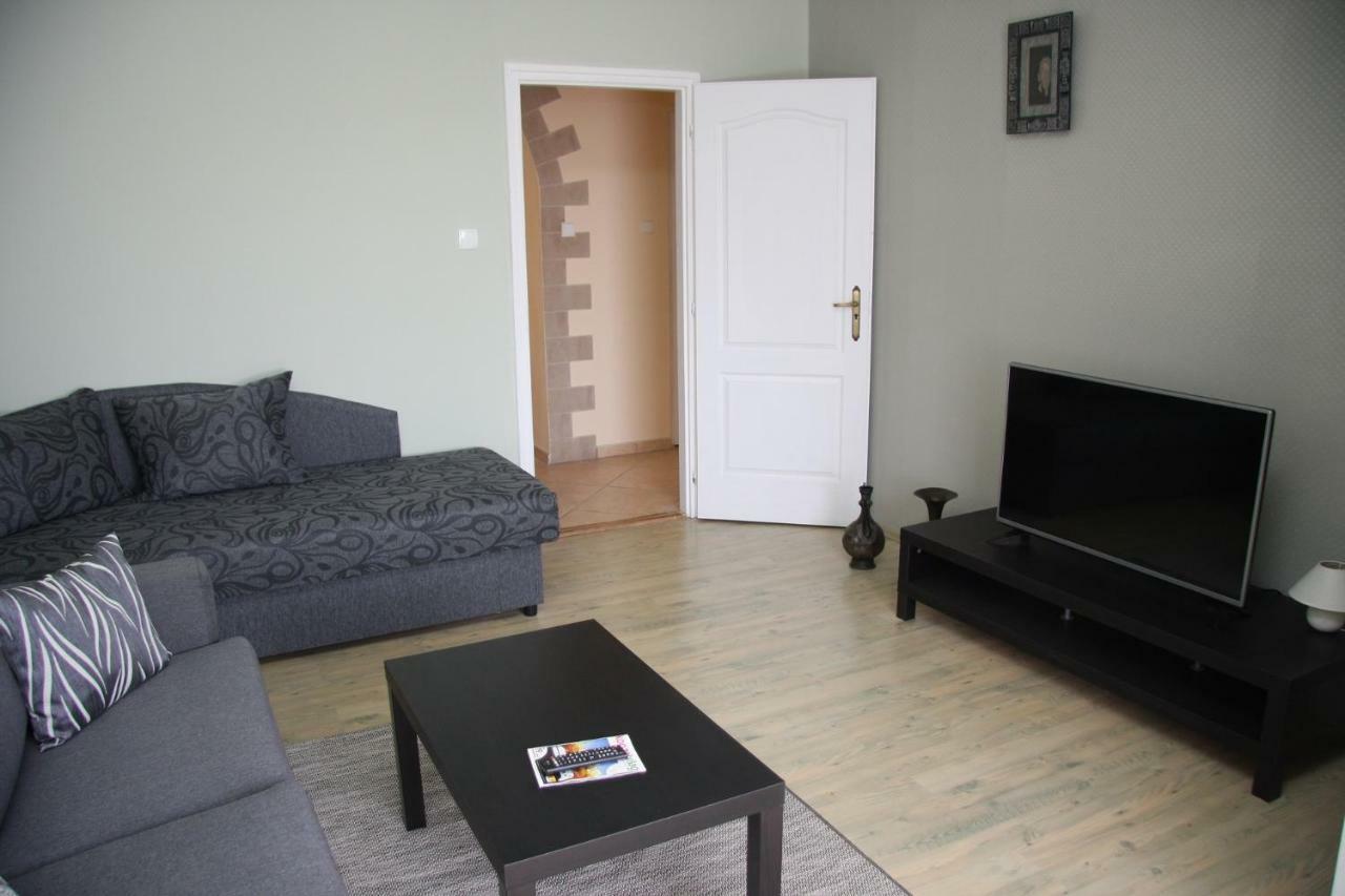 Villa Maria Apartman Miskolc Exterior photo